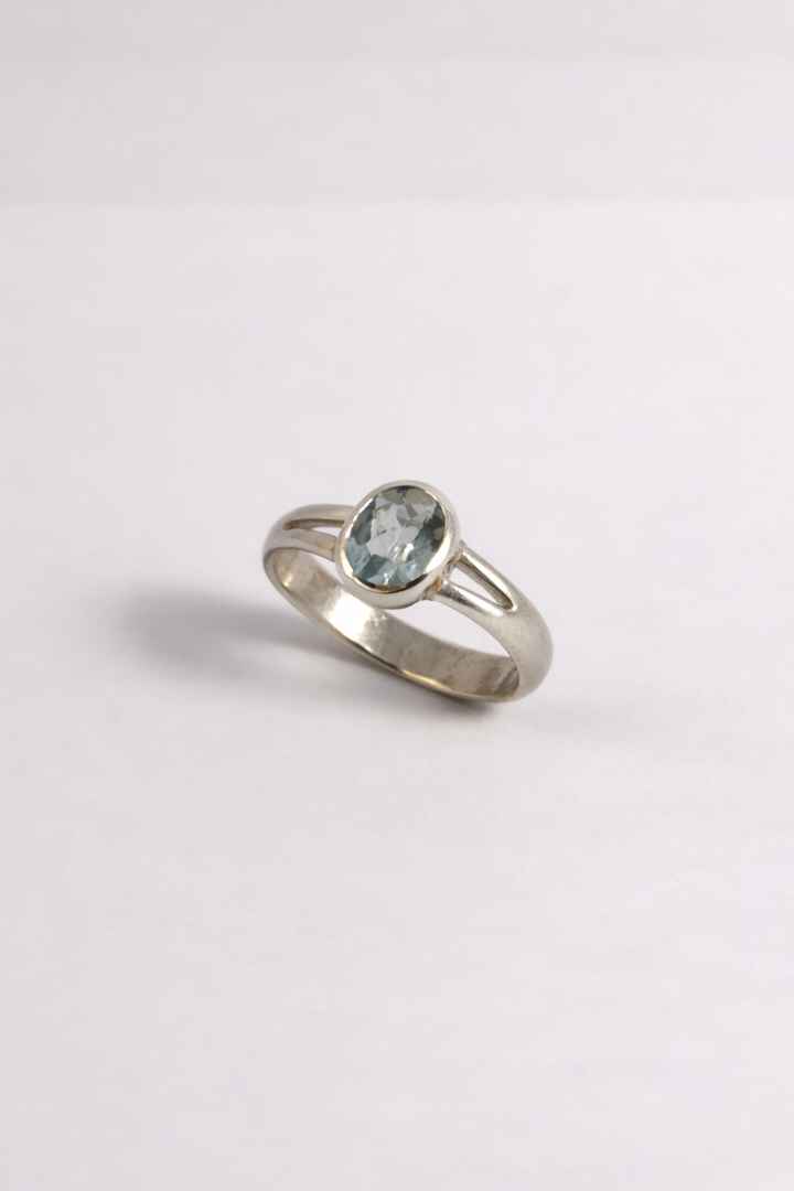 Oval Cut Ring - Aquamarine